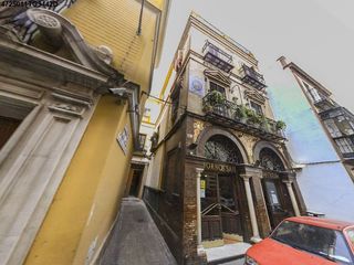 Flat  Calle carlos cañal 28. Piso en sevilla