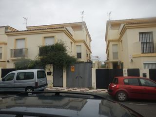 Reihenhaus  Calle dolores ibárruri 19. Casa adosada en alcalá del río