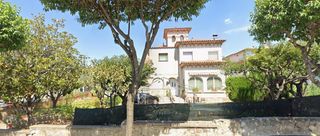 Chalet  Carrer de sant joan 14. Chalet en paret del valles