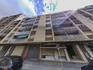 Etagenwohnung in Carrer d'antoni de bofarull 6. Piso en reus