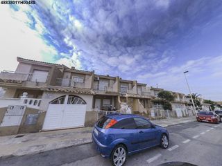 Casa adosada  Calle avellaneda 7. Adosada en torrevieja