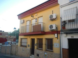 Haus  Calle camino viejo 100. Casa en tomares