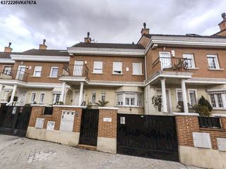 Casa adossada  Calle de riobamba 50. Casa adosada en madrid
