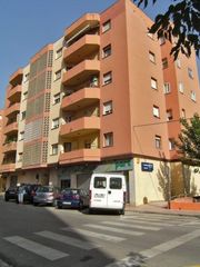 Flat  Carrer ramon y cajal 4. Piso en figueres