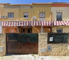 Casa adossada  Calle rafael farina 11. Adosada en benacazón