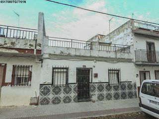 Casa  Calle sierra de la cruz 112. Casa en lora del rio