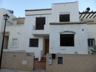 Casa adossada  Calle mesana 15. Adosada en el ejido