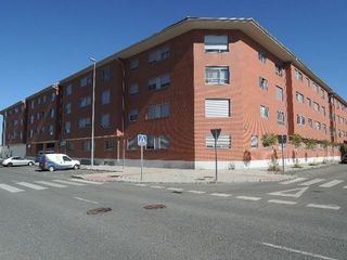 Pis  Calle magnolio 1. Piso en ávila