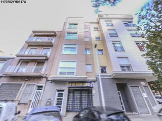 Piso  Carrer doctor fajarnes 44. Piso en elche