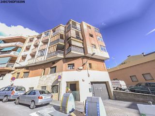 Appartement à Carrer tres roques 1. Bajo en mataró