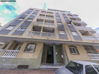 Pis a Calle arquitecto larramendi 18. Piso en torrevieja