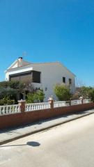 Chalet  Carrer pluto 15. Chalet roda de berà