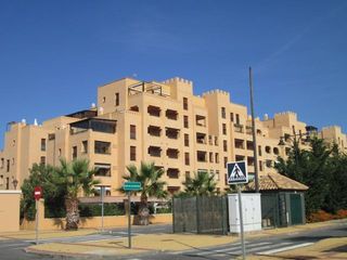 Pis  Avenida de los cisnes 4d. Piso en ayamonte