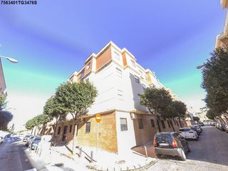 Pis  Calle estrella proción 3. Piso en sevilla