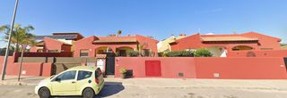 Casa adosada en Calle Javier Vilató 18