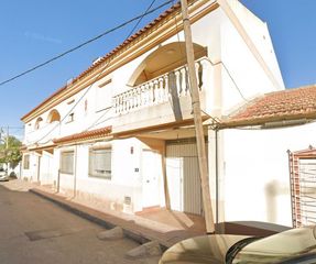 Casa adosada en Calle de las Escuelas 8