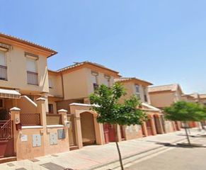 Casa adossada a Calle Girasol 50