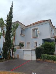 Casa a Los Naranjos. Casa adosada en marbella