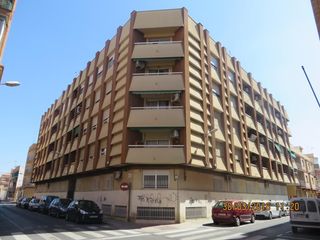 Planta baixa a Carrer d'albocàsser 27. Bajo en torrent