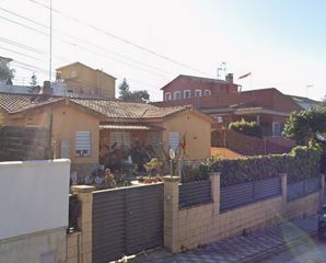 Chalet  Travessia del mig 10. Chalet en masquefa