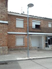 Maison jumelée  Carrer bonifaci 12. Adosada en borges blanques