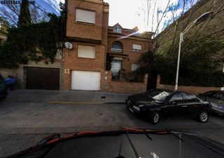 Casa  Avinguda jaume i 48. Casa en montserrat