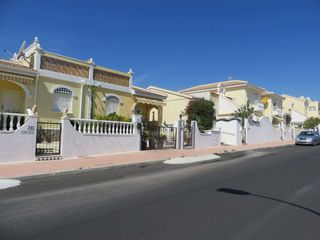 Casa  Calle elche 8. Bungalow en rojales