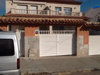 Casa adossada a Segur de Calafell Nucli Urbà. Casa adosada calafell
