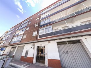 Pis a Calle del puente la reina 26. Piso en valladolid