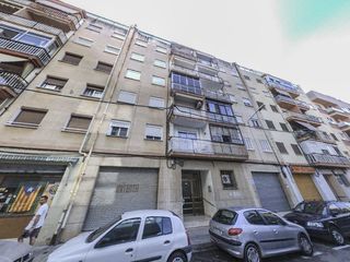 Appartamento  Carrer de maria antònia parís 5. Piso en reus