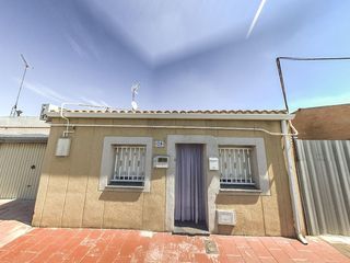 Casa en Calle alcarria 38. Casa en valladolid