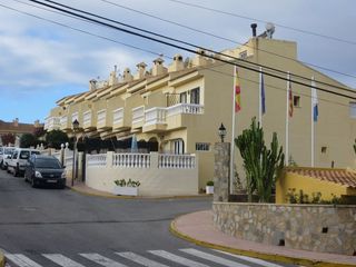 Casa  Carrer d'oriola 1. Bungalow en el campello