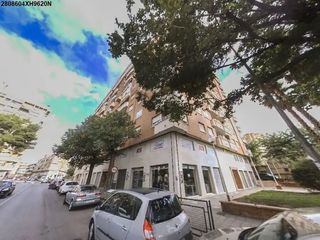 Etagenwohnung in Plaza de Toros-Avenida Chapí-Trinquete. Piso en elda
