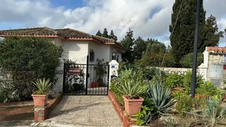 Haus in El Faro de Calaburra - Chaparral. Chalet en mijas
