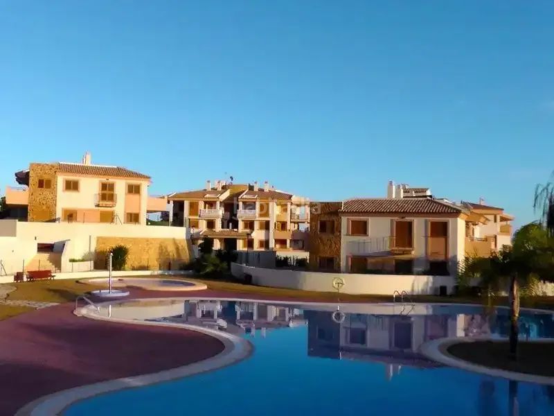 Foto 03d9e93d-958b-4508-8f93-c65911e93f1e. Pis amb piscina a Golf Bahía Finestrat
