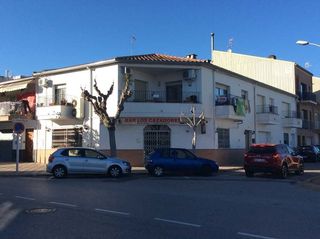 Edifici a Avinguda de catalunya 73. Edificio en maçanet de la selva