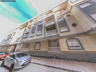 Apartamento en Carrer finlandia 22. Bajo en torrevieja