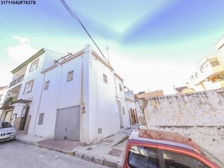 Masía en Calle monda 8. Casa en málaga
