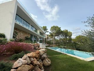 Casa  Carrer de bernat de campanes. Moderna villa de nueva construcción en venta en santa ponsa  vis