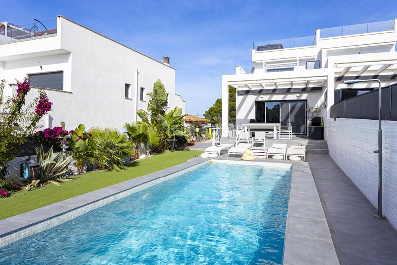 Foto 76cf695c-7212-4c52-a2c7-fdf7c0ac7823. Casa aparellada amb calefacció aparcament piscina a Llucmajor