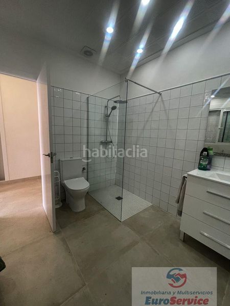 Foto f0cc2a17-0229-46a1-a8aa-b9cab7493cc1. Casa adossada a Massamagrell