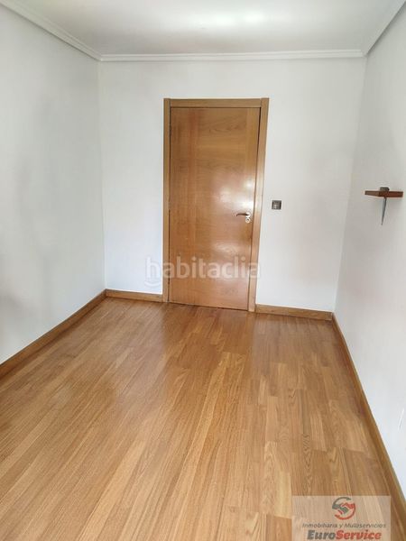 Foto d408a200-0505-4239-8f5a-5d5d1d390418. Pis amb aparcament a Yeles
