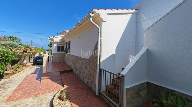 Foto 667ed253-34a9-4cff-a614-c907a0530e19. Xalet amb xemeneia calefacció aparcament piscina a Dénia