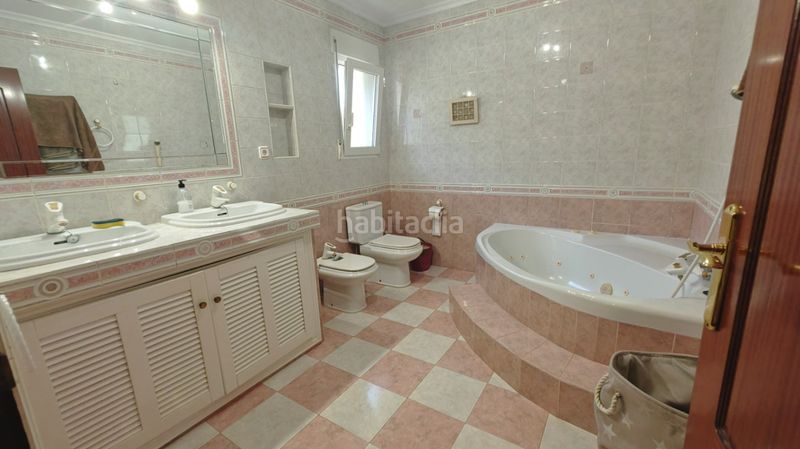 Foto 908ee0de-1644-4b1a-bdb3-b2e30c216b11. Xalet amb xemeneia calefacció aparcament piscina a Dénia