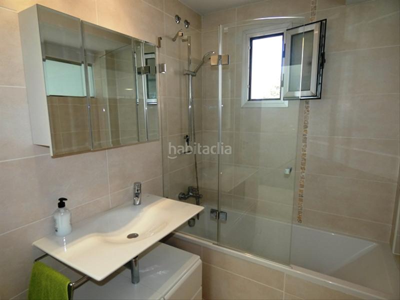 Foto bd8d8f53-9975-4e63-a63f-2d0f7281d238. Casa adossada a carrer dafne 3 a Las Rotas / Les Rotes Dénia