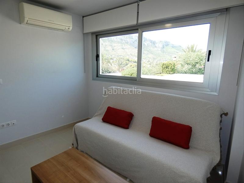 Foto ce08d0e1-5ac6-47e3-a4b7-5e2919475975. Casa adossada a carrer dafne 3 a Las Rotas / Les Rotes Dénia