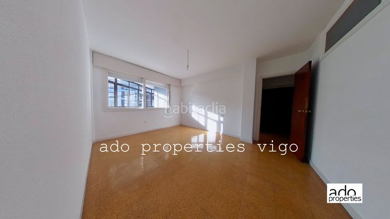 Foto 353dd4ef-7ed3-431c-902d-c9f377328f4e. Pis a travesía de Vigo - san xoán Vigo