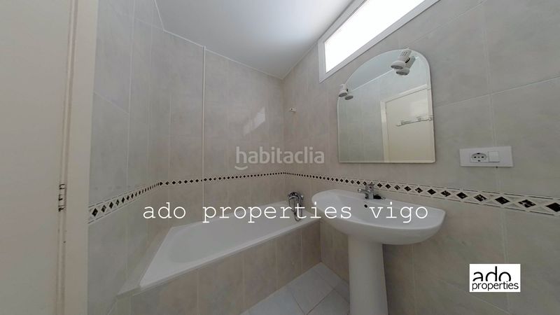 Foto 52591703-9108-4c2d-a3c2-cddee0ee199d. Pis a travesía de Vigo - san xoán Vigo