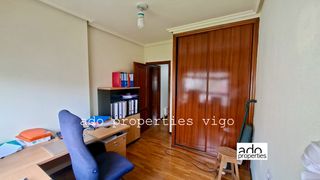Flat en Avenida da florida 149. Piso de dormitorios  y plaza de garaje cerca de balaidos