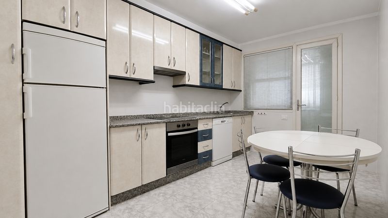 Foto 0668c9bd-38cd-426b-8df0-ca2e4b82071f. Piso en Sardoma - Castrelos Vigo
